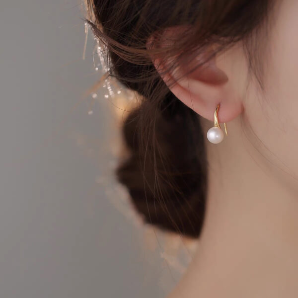 Classic Freshwater Pearl Earrings - Image 4