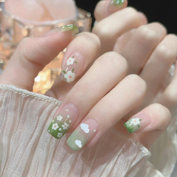 Small Flower Press On Nails