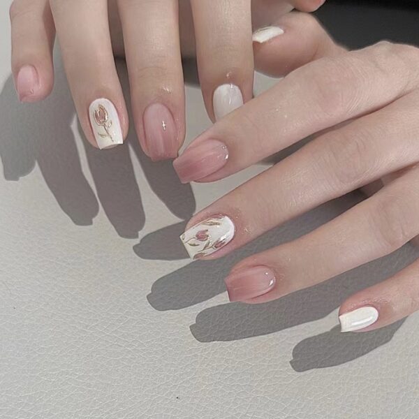24 Pieces Press On Nails