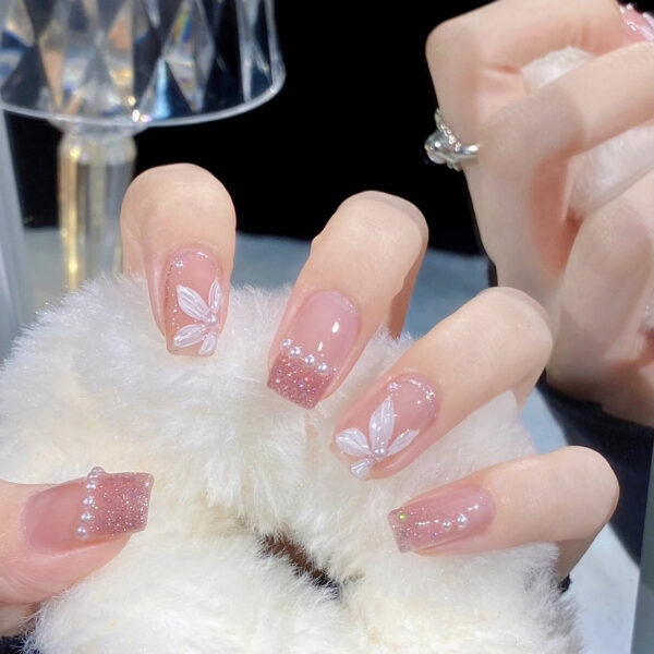 Petals Pearl 24 Pieces Nails