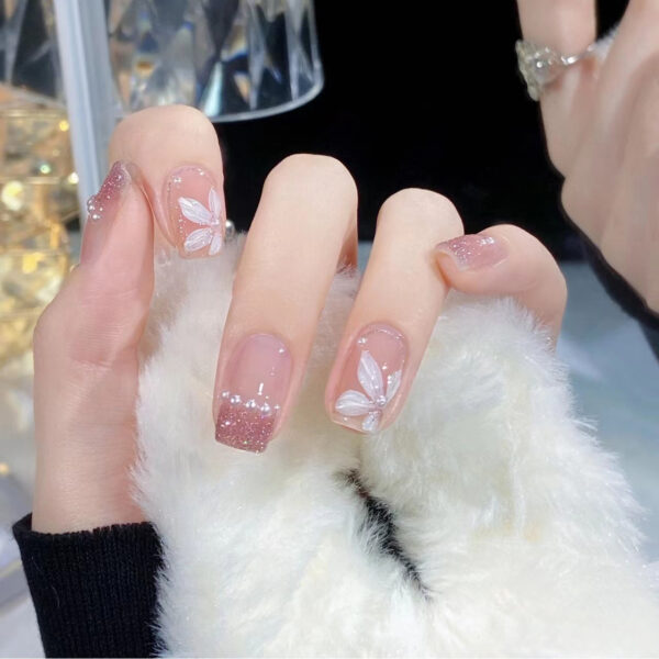 Petals Pearl 24 Pieces Nails - Image 3
