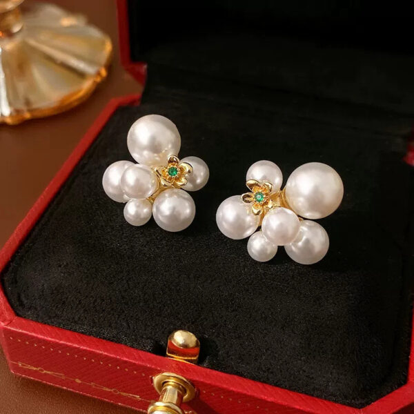 Beautiful Pearl Earrings - Image 3