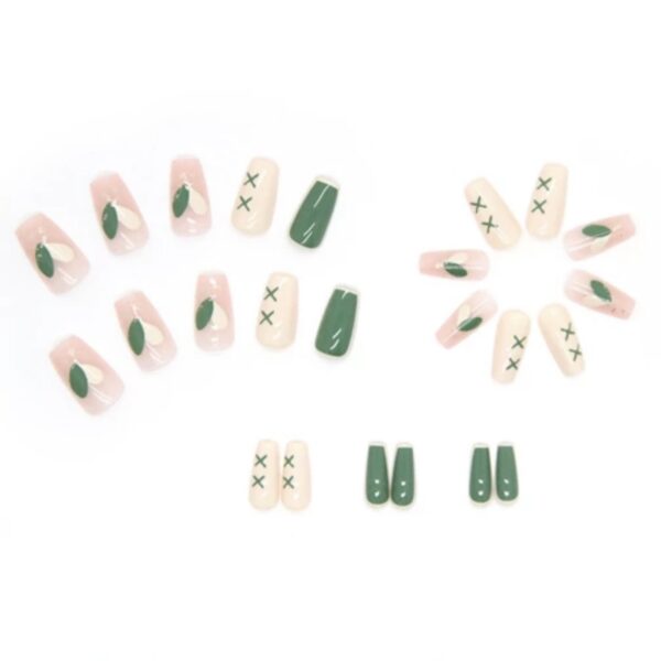 24 pieces press on nails - Image 2