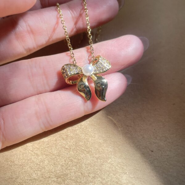 Ribbon Pearl Necklace