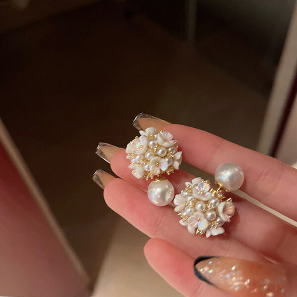 Flower Pearl Earrings - Image 3