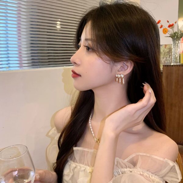 White Flower Pearl Earrings