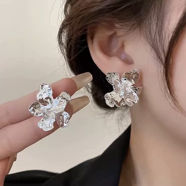 Silver Flower Earrings