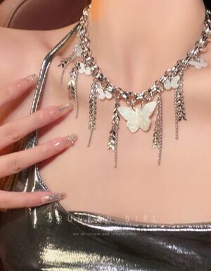 Argent Wing Choker