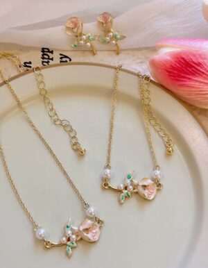 Rose Flower Necklace