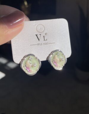 VL Butterfly Pearl Studs