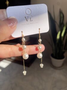 VL Pearl Thread Earrings