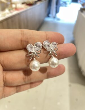 VL Heart Bow Pearl Earrings